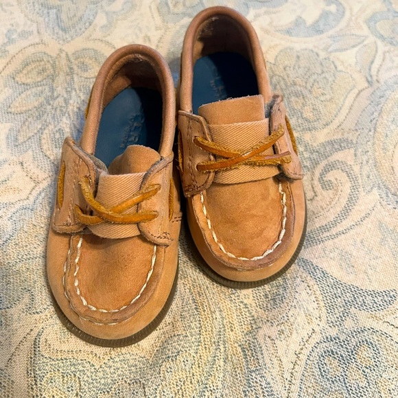 Sperry - Picture 2 of 6